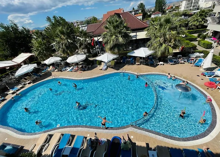 Godija & 4* Velipojë