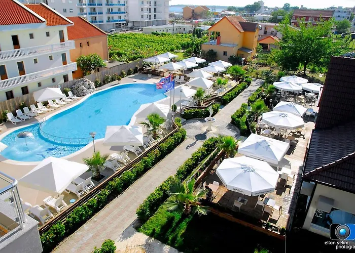 Godija & 4* Velipojë